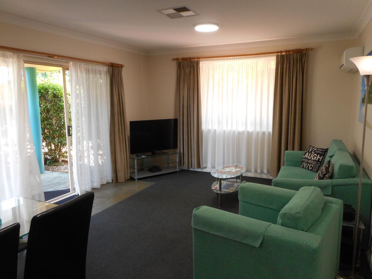 נלסון ביי Beaches Serviced Apartments מראה חיצוני תמונה