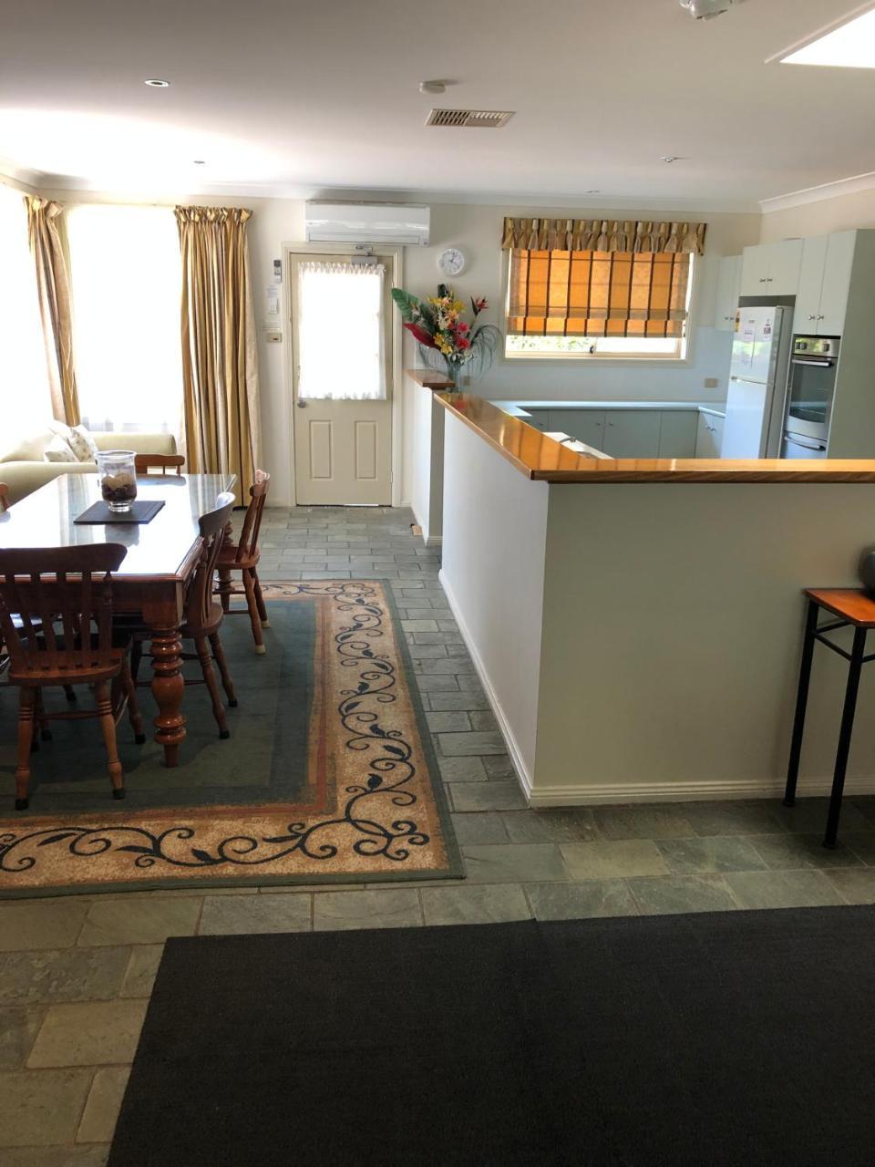 נלסון ביי Beaches Serviced Apartments מראה חיצוני תמונה